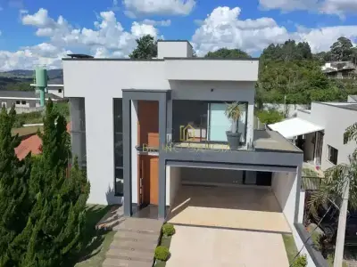 Casa com 4 quartos em USINA