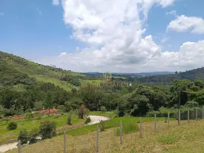  com 10 quartos em ITAPETINGA