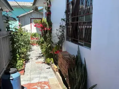 Casa com 2 quartos em Parque das Palmeiras