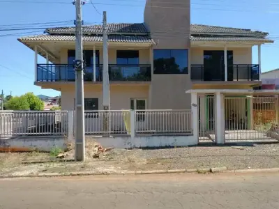 Casa com 5 quartos em Efapi