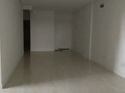 Apartamento com 3 quartos em Centro