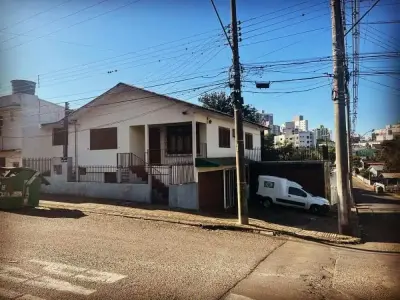 Prédio com 3 quartos em São Cristóvão