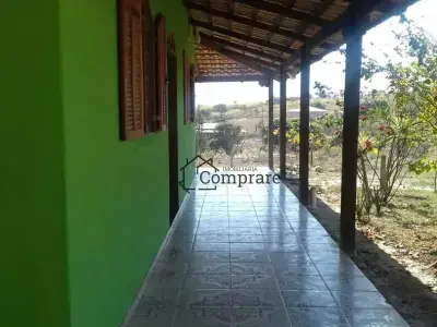Sítio com 4 quartos em Área Rural