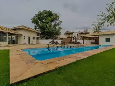 Casa de Condomínio com 4 quartos em Centro