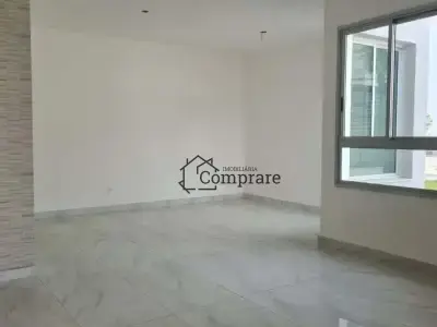 Casa de Condomínio com 3 quartos em Centro