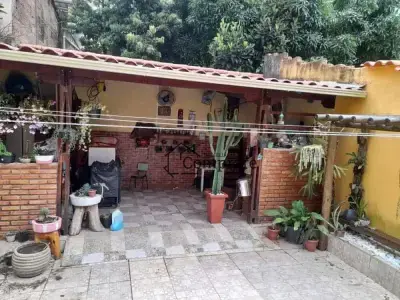 Casa Geminada com 4 quartos em Tropical