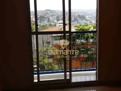 Apartamento com 2 quartos em Jardim Centenário