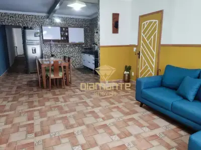 Sobrado com 4 quartos em Jardim Peri