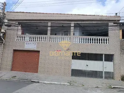 Sobrado com 2 quartos em Jardim Peri