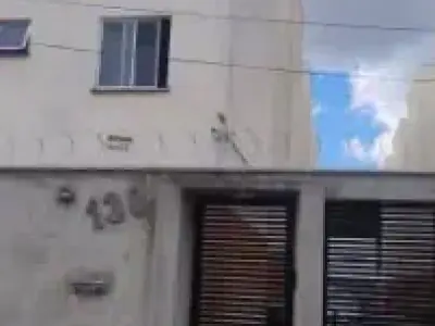 Apartamento com 2 quartos em Arvoredo 2ª Seção