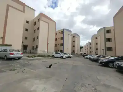 Apartamento com 2 quartos em Candelária
