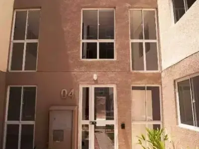 Apartamento com 2 quartos em Arvoredo 2ª Seção