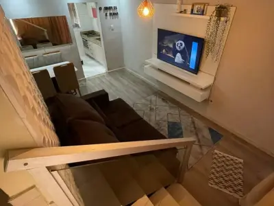 Casa de Condomínio com 2 quartos em Jardim Colonial