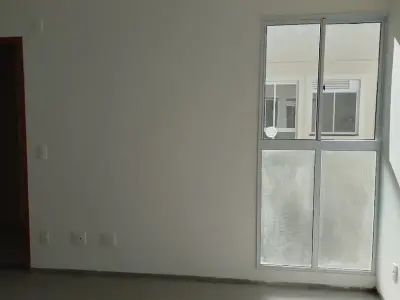 Apartamento com 2 quartos em Dona Clara