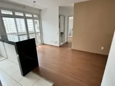 Apartamento com 2 quartos em Jardim Riacho das Pedras