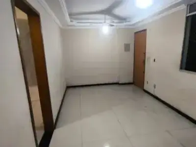 Apartamento com 2 quartos em Parque Maracanã