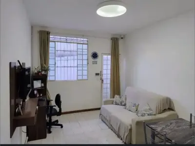 Casa Geminada com 2 quartos em Jardim Leblon