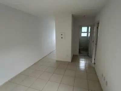 Apartamento com 2 quartos em Arvoredo 2ª Seção