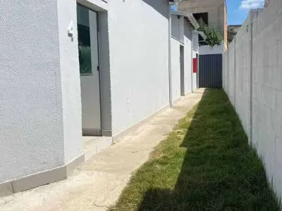Casa Geminada com 2 quartos em Novo Centro