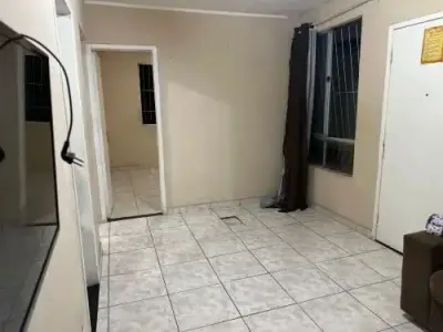 Apartamento com 2 quartos em Kennedy
