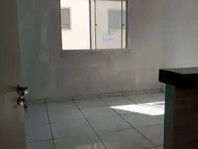 Apartamento com 2 quartos em Jardim Imperial