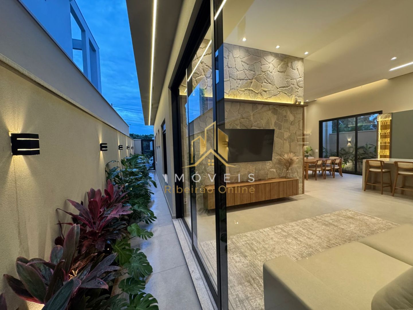Casa à venda com 3 quartos, 3 suítes, 4 vagas e 220m² no Residencial Alto do Castelo, Ribeirão Preto (SP) — foto 13 de 20