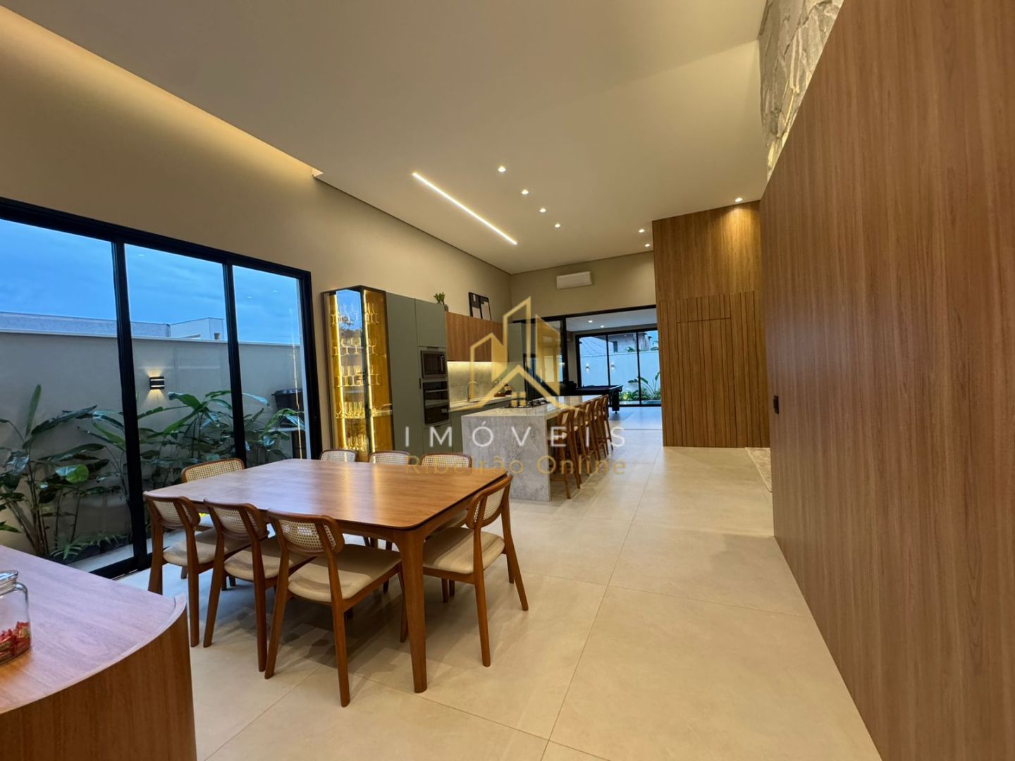 Casa à venda com 3 quartos, 3 suítes, 4 vagas e 220m² no Residencial Alto do Castelo, Ribeirão Preto (SP) — foto 14 de 20