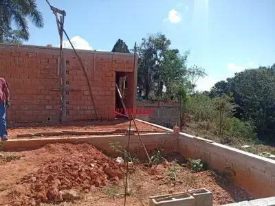 Casa de Condomínio com 3 quartos em Cond. Vila Monte Verde