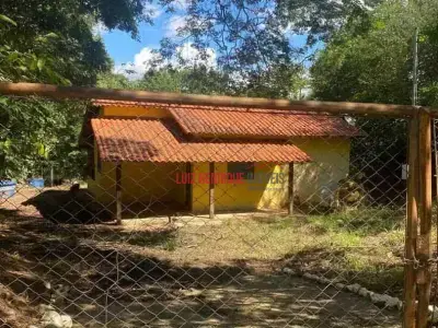 Fazenda com 2 quartos em Zona Rural