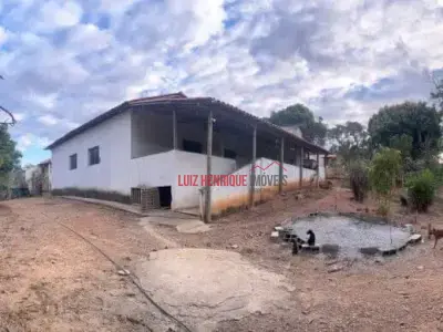 Casa de Condomínio com 4 quartos em Cond. Portal da Serra
