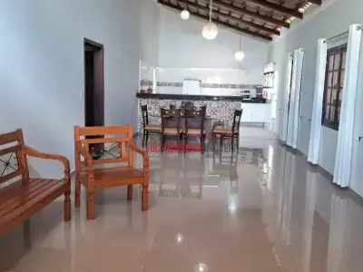 Casa de Condomínio com 3 quartos em Cond. Vale do Luar