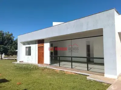 Casa de Condomínio com 3 quartos em Cond. Vale do Luar