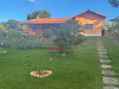 Casa de Condomínio com 4 quartos em Cond. Vale do Luar