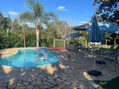 Casa de Condomínio com 7 quartos em Cond. Vale do Luar