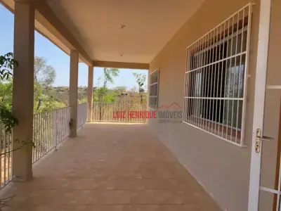 Casa de Condomínio com 3 quartos em Cond. Vale do Luar