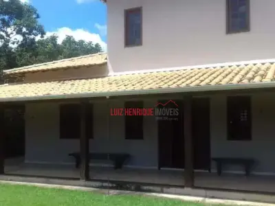 Casa de Condomínio com 4 quartos em Cond. Vila Monte Verde