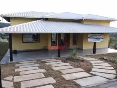 Casa de Condomínio com 3 quartos em Cond. Vale do Luar