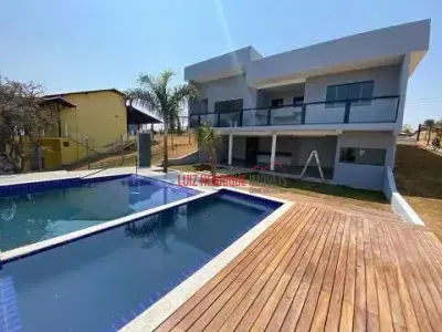 Casa de Condomínio com 3 quartos em Cond. Vale do Luar