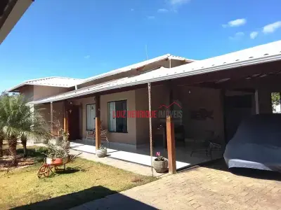 Casa de Condomínio com 4 quartos em Condomínio Estância da Mata