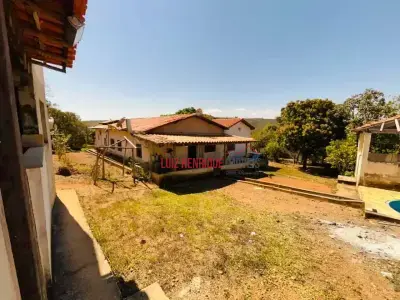 Casa de Condomínio com 4 quartos em Cond. Portal da Serra