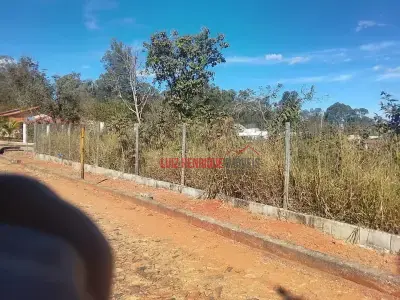 Imóveis em Cond. Vila Monte Verde
