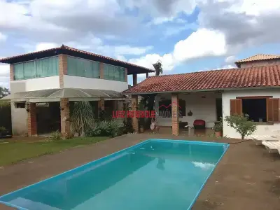 Casa de Condomínio com 3 quartos em cond. Recanto do Beija Flor
