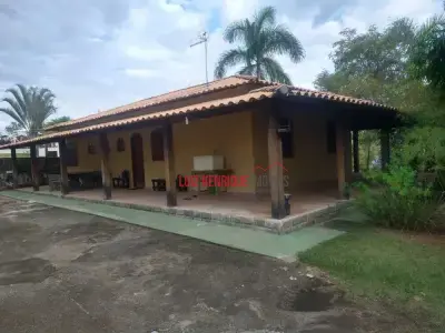 Casa de Condomínio com 4 quartos em Cond. Vale do Luar