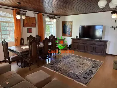 Casa com 4 quartos em Retiro do Chalé, Brumadinho - 270m²