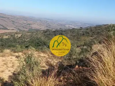Fazenda com 1 quartos em Zona Rural, Luminárias - 50m²