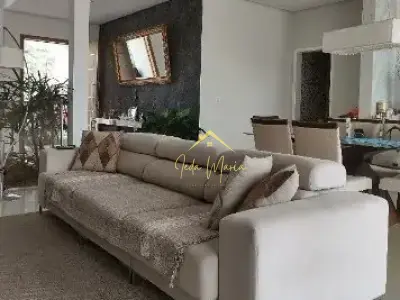 Casa de Condomínio com 3 quartos em Jardim Portal dos Ipês