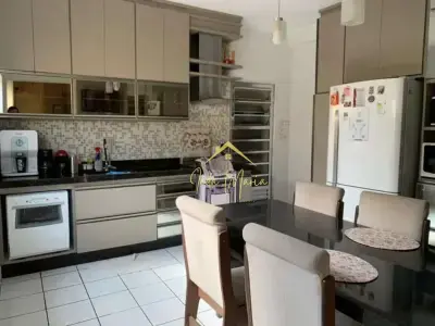 Sobrado com 2 quartos em Guilhermina