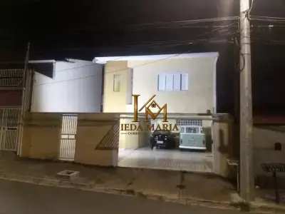 Sobrado com 3 quartos em Jardim Regina