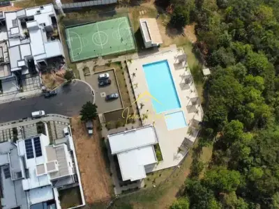 Sobrado com 3 quartos em Jardim Bréscia