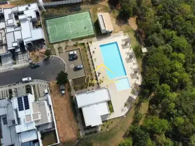 Sobrado com 3 quartos em Jardim Bréscia